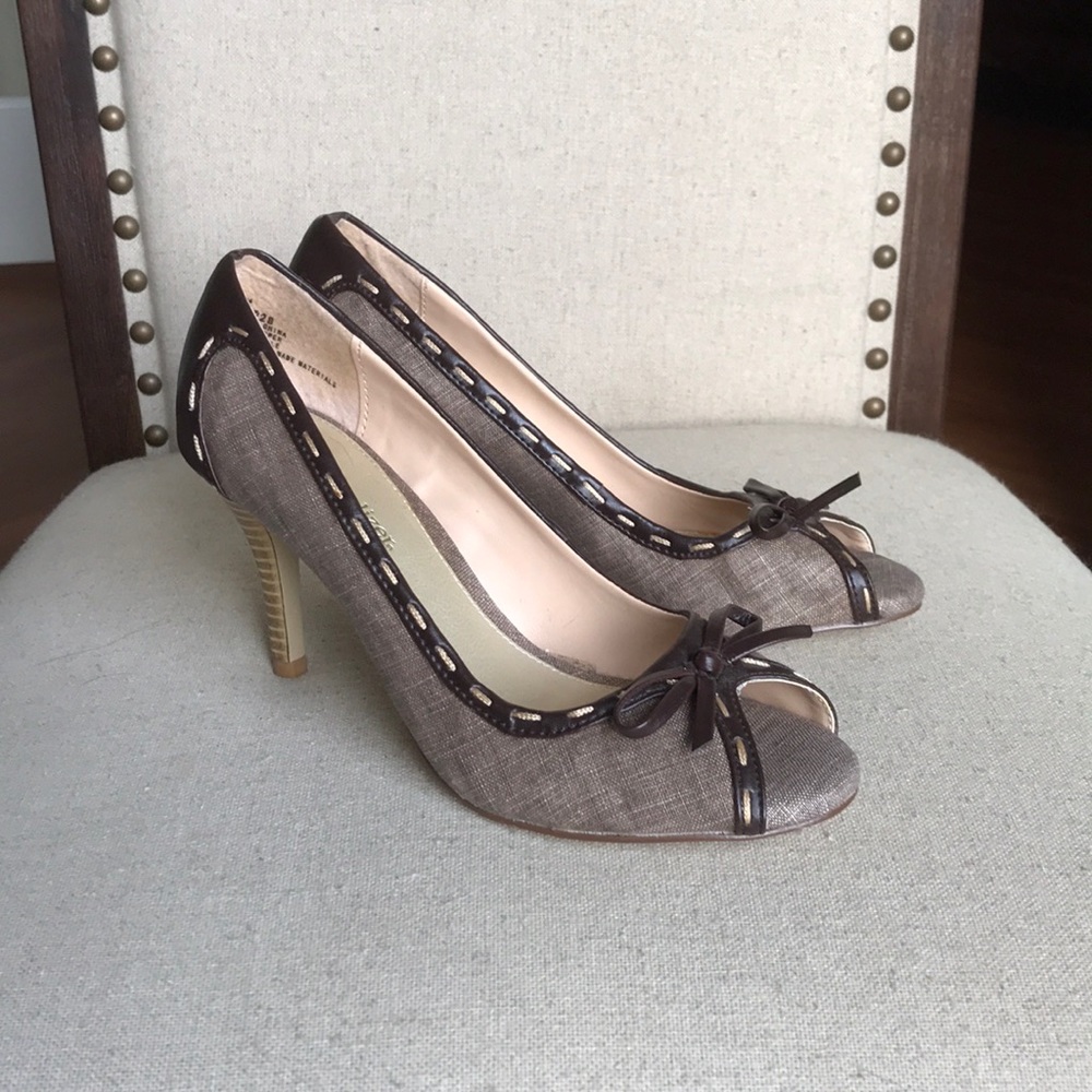 ⚡️HP⚡️ Naturalizer Peep Toe Heels